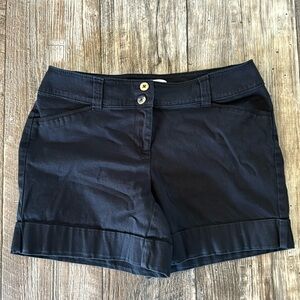 WHITE BLACK/HOUSE MARKET WOMEN BLACK SHORTS, SIZE 2
